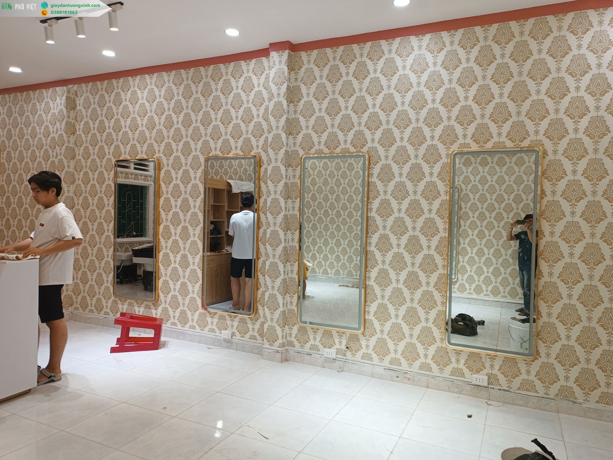 Trang trí Salon Tóc tại Bình Dương với mẫu giấy dán tường Tân Cổ Điển